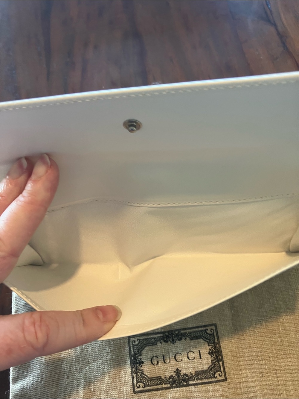 Gucci white Leather Continental Wallet with Silver Hardware - Picture 5 of 12
